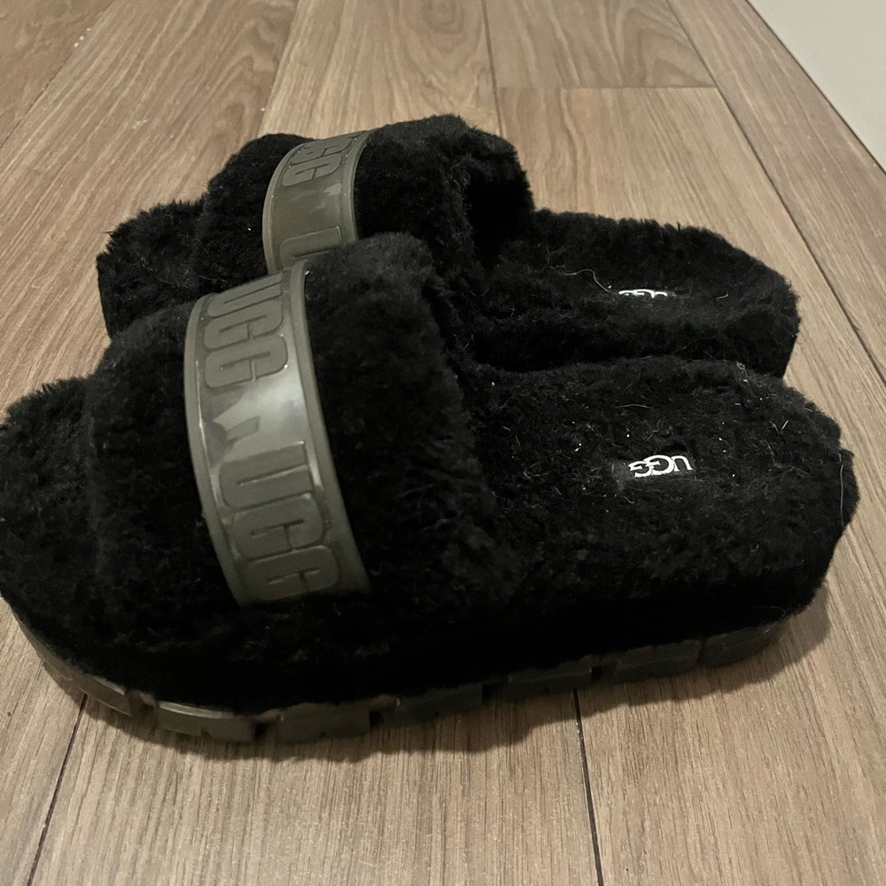 Ugg slides - NEVER WORN